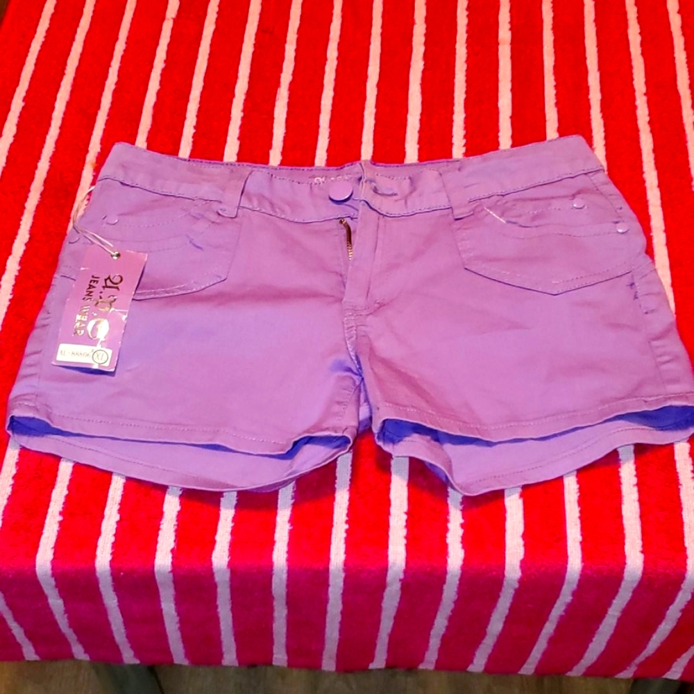 xl junior shorts nwt runs like a xs